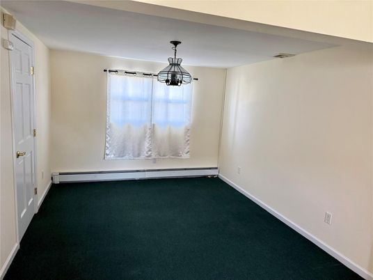 Empty room, Interior, Pendant Lights