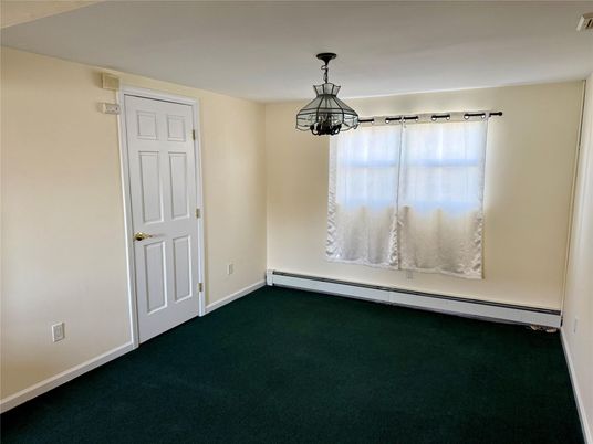 Empty room, Interior, Pendant Lights