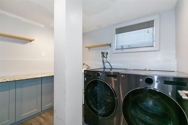 Interior, Washer, Wood Texture Flooring