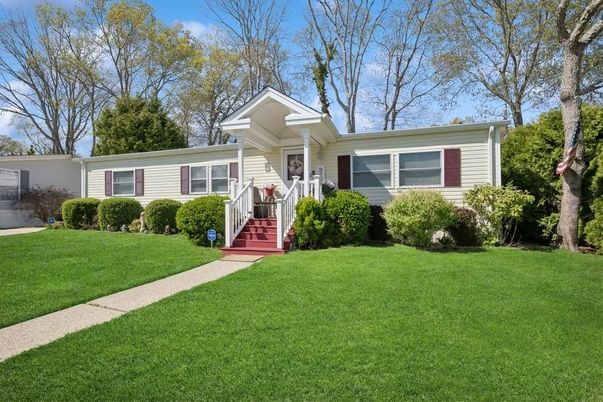 Backyard, Exterior, Facade, Cape Cod
