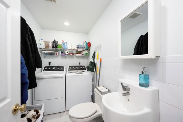 Bathroom, Interior, Recessed Lighting, Washer