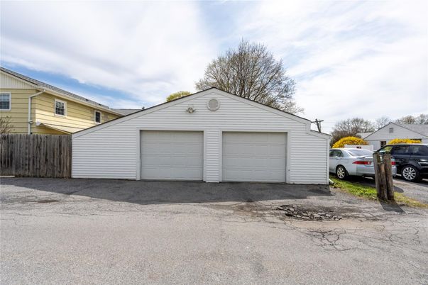 Detached Garage, Exterior