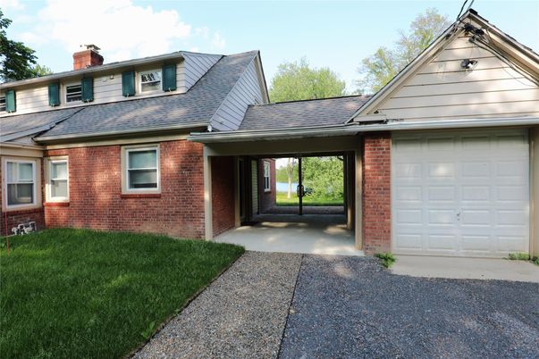 Attached, Exterior, Facade, Brick Facade, Ranch