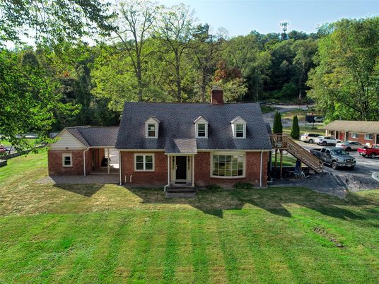 Exterior, Facade, Brick Facade, Cape Cod