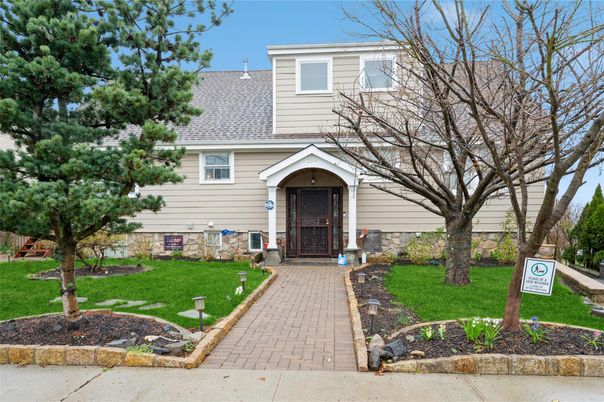 Exterior, Facade, Raised Ranch