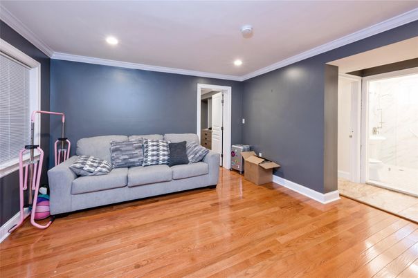 Bathroom, Interior, Living room, Recessed Lighting, Wood Texture Flooring