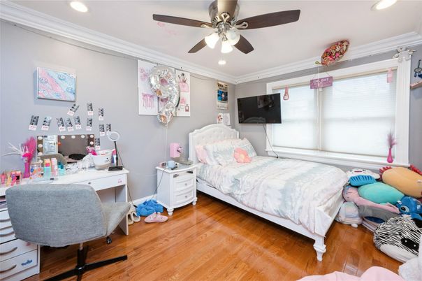 Bedroom, Home Office, Interior, Recessed Lighting, Wood Texture Flooring