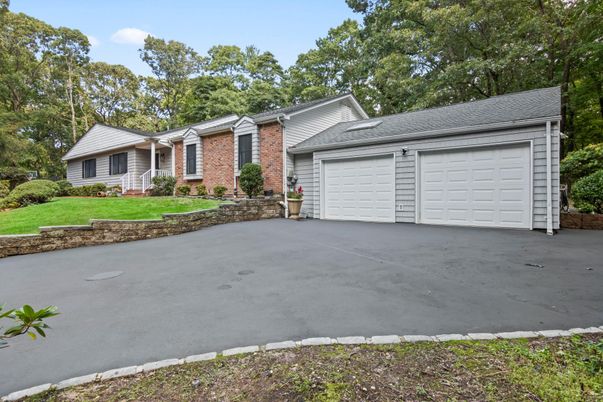 Attached, Exterior, Facade, Brick Facade, Ranch