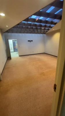 Empty room, Interior, Recessed Lighting, Wooden Beams
