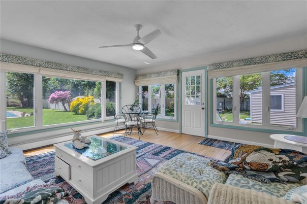 Dining room, Interior, Sun Room, Wood Texture Flooring