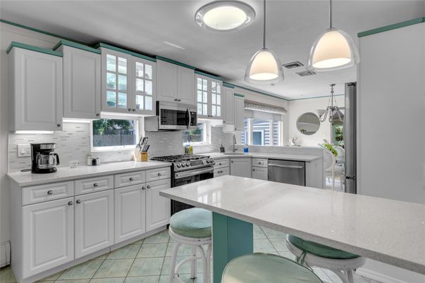 Interior, Kitchen, Pendant Lights, Stainless Steel Appliances