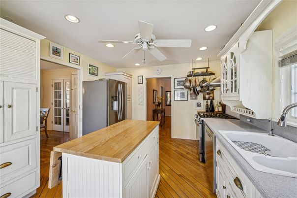 Interior, Kitchen, Recessed Lighting, Wood Texture Flooring