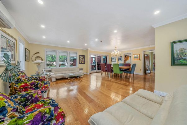Chandelier, Dining room, Interior, Living room, Recessed Lighting, Wood Texture Flooring