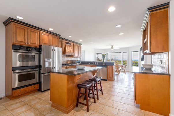Dining room, Interior, Kitchen, Recessed Lighting, Stainless Steel Appliances