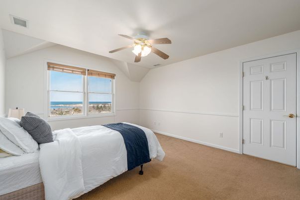 Bedroom, Interior, Water