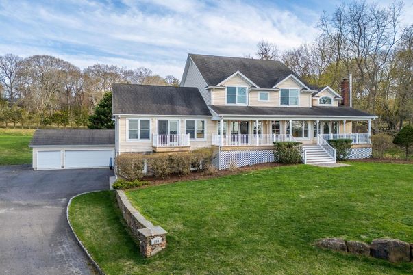 Attached, Exterior, Facade, Cape Cod