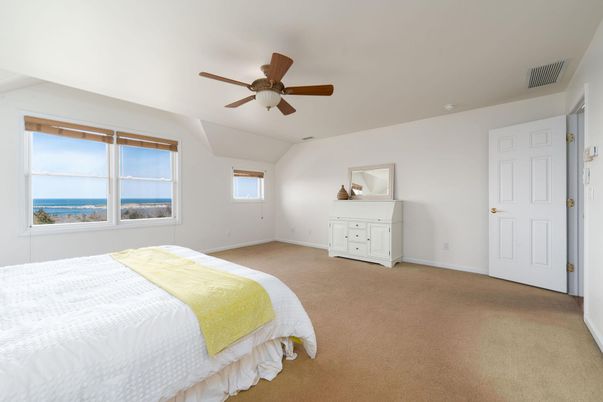 Bedroom, Interior, Water