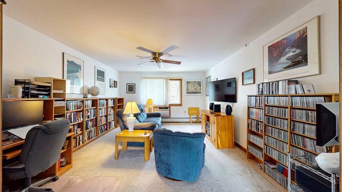 Home Office, Interior