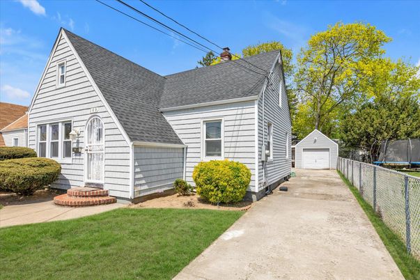 Detached Garage, Exterior