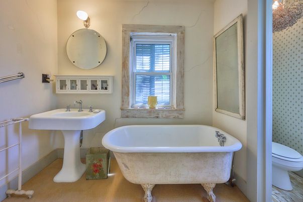 Bathroom, Free Standing Baths, Interior