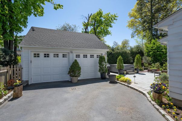 Detached Garage, Exterior