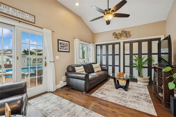 Interior, Living room, Recessed Lighting, Wood Texture Flooring