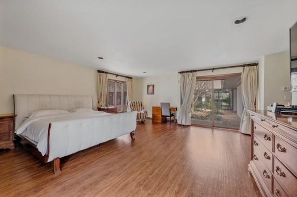 Bedroom, Dining room, Interior, Recessed Lighting, Wood Texture Flooring
