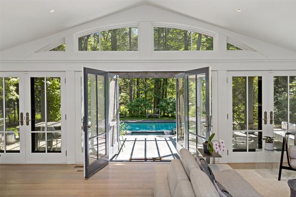 Interior, Recessed Lighting, Sun Room, Wood Texture Flooring