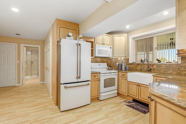 Interior, Kitchen, Recessed Lighting, Wood Texture Flooring
