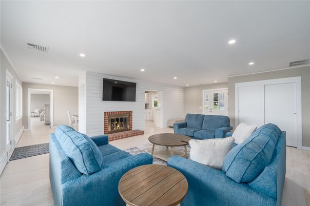 Fireplace, Interior, Living room, Recessed Lighting