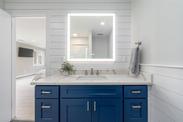 Bathroom, Interior, Recessed Lighting