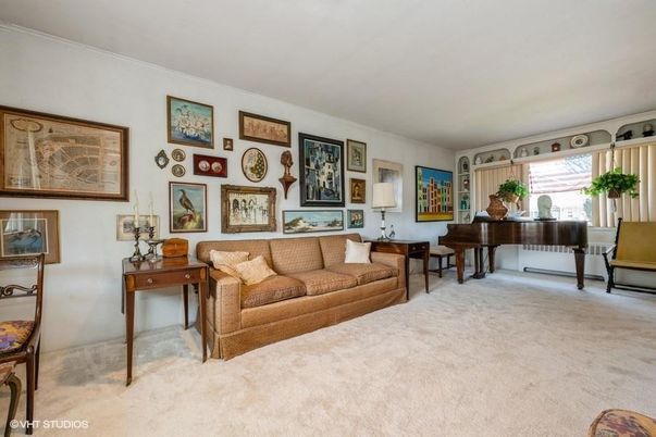 Interior, Living room, Piano