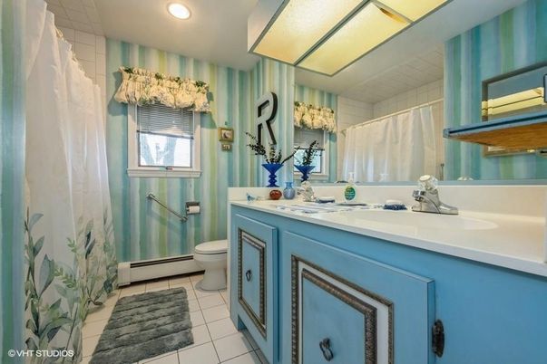 Bathroom, Interior, Recessed Lighting