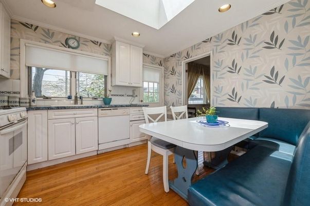 Dining room, Interior, Kitchen, Recessed Lighting, Wood Texture Flooring