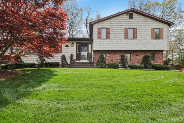Exterior, Facade, Brick Facade, Split Level