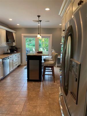Dining room, Interior, Kitchen, Pendant Lights, Recessed Lighting, Stainless Steel Appliances