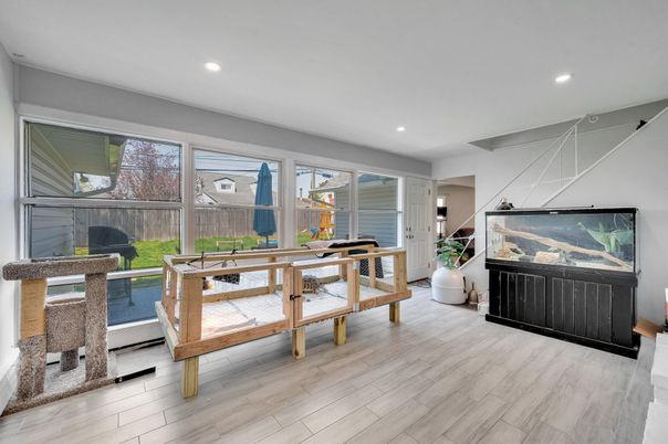 Interior, Recessed Lighting, Wood Texture Flooring