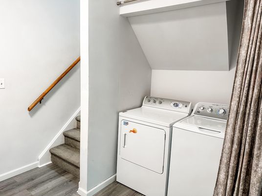 Interior, Utility Closets, Washer, Wood Texture Flooring