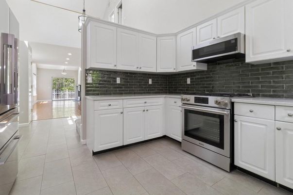 Dining room, Interior, Kitchen, Pendant Lights, Recessed Lighting, Stainless Steel Appliances
