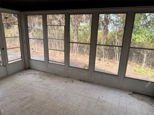 Empty room, Interior, Sun Room