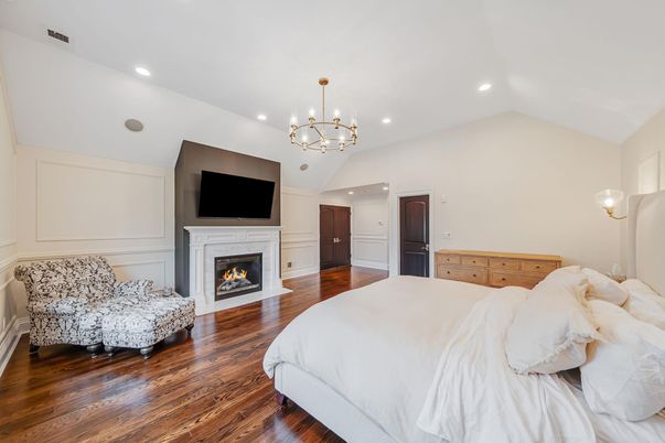 Bedroom, Fireplace, Interior, Pendant Lights, Recessed Lighting, Wood Texture Flooring