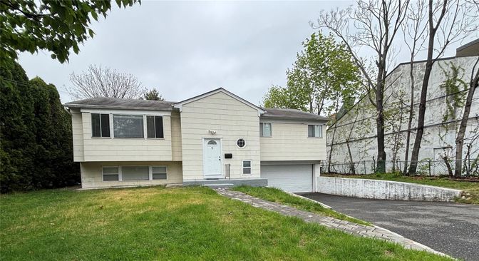Attached, Exterior, Facade, Raised Ranch