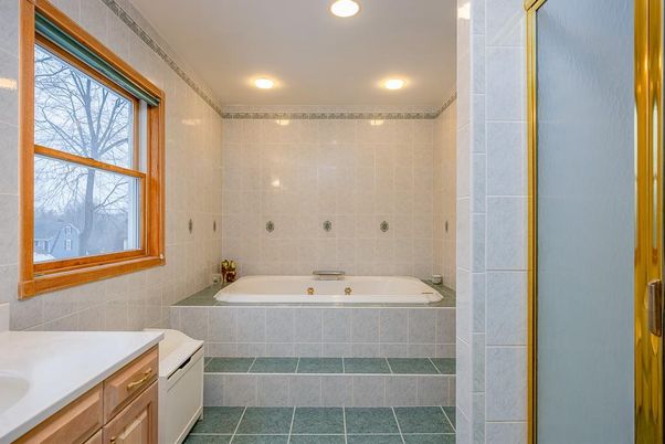 Bathroom, Interior, Recessed Lighting