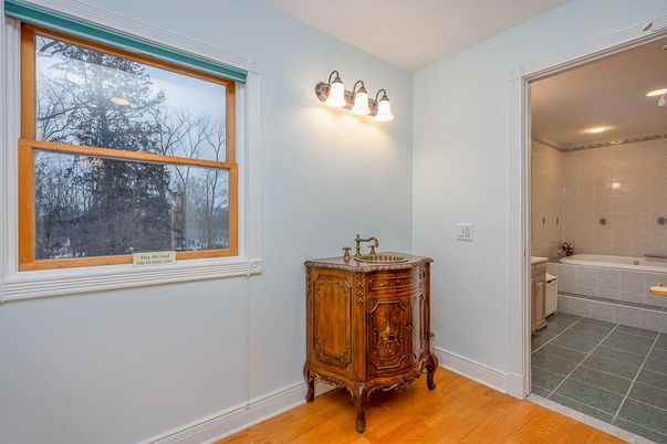 Bathroom, Interior, Recessed Lighting, Wood Texture Flooring