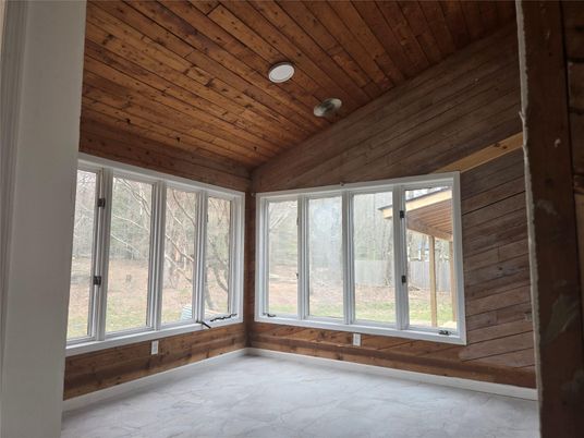 Empty room, Interior, Wooden Ceilings, Wooden Walls