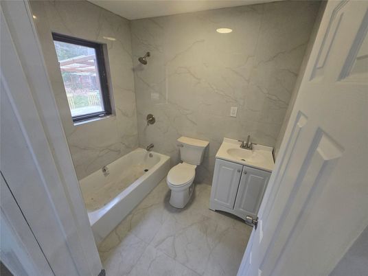 Bathroom, Interior, Marble, Marble Walls, Recessed Lighting