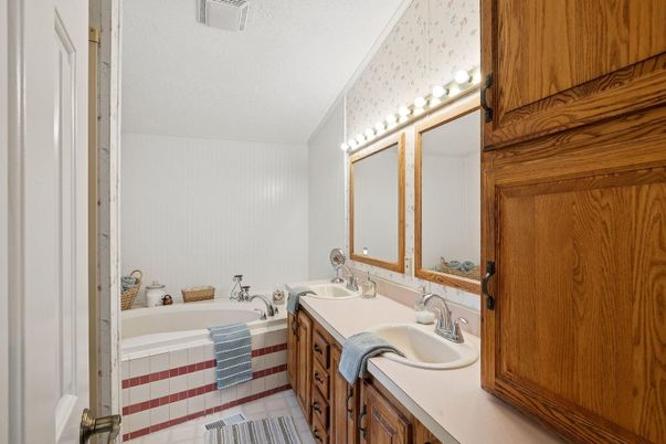 Bathroom, Dual Sink Vanities, Interior
