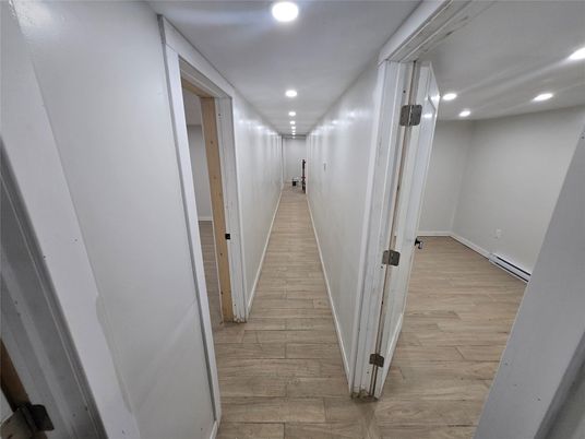 Interior, Recessed Lighting, Wood Texture Flooring