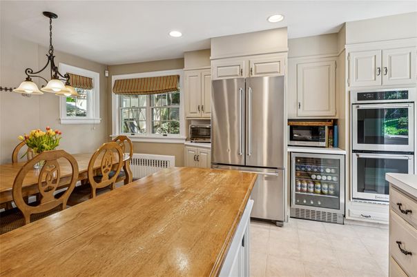 Dining room, Interior, Kitchen, Pendant Lights, Recessed Lighting, Stainless Steel Appliances
