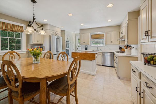 Dining room, Interior, Kitchen, Pendant Lights, Recessed Lighting, Stainless Steel Appliances